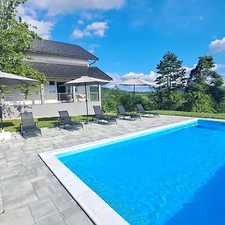 Sunset Villa *